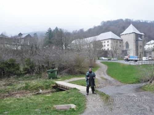 Chegada em Roncesvalles (Orreaga), primeiro pueblo em terras espanholas do Caminho de Santiago. Lugar escolhido por muitos peregrinos para iniciar o Caminho Francës, evitando assim a dura travessia dos Pirineus.